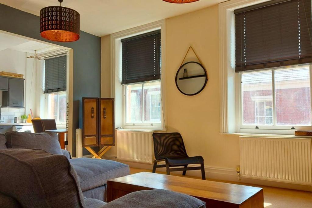 Large Studio Room In City Centre Preston  Extérieur photo